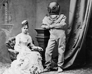 Illustration for article titled The Strange and Wonderful History of Diving Suits, From 1715 to Today